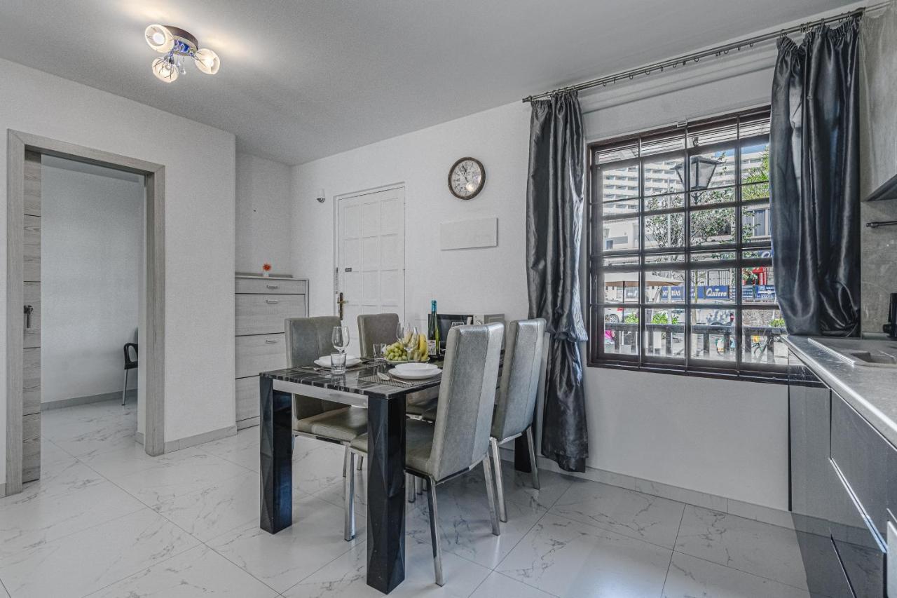 Amazing 3 Bedroom Apartment On The First Line Of The Best Las Americas Beach, Air Conditioner And Terrace Ocean View Playa de las Americas  Exterior photo
