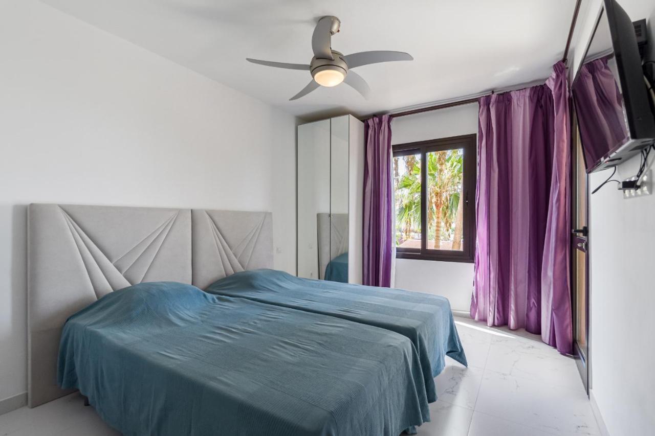 Amazing 3 Bedroom Apartment On The First Line Of The Best Las Americas Beach, Air Conditioner And Terrace Ocean View Playa de las Americas  Exterior photo